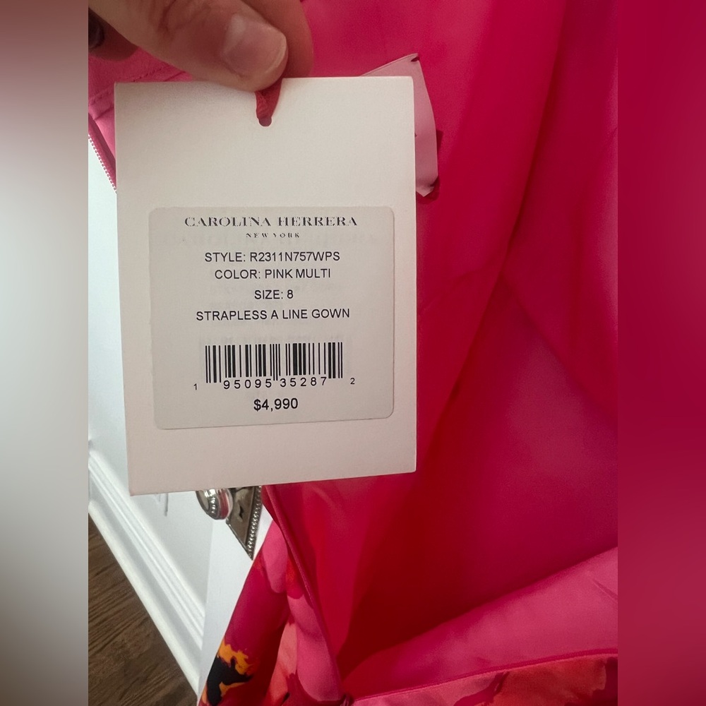 Carolina Herrera Floral Silk Gown - Never Worn! - Picture 6 of 8
